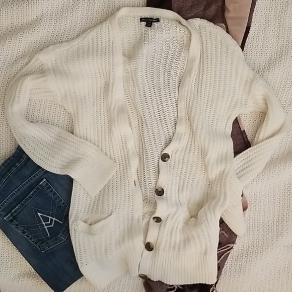 American Eagle Outfitters Sweaters - American Eagle open knit cardigan